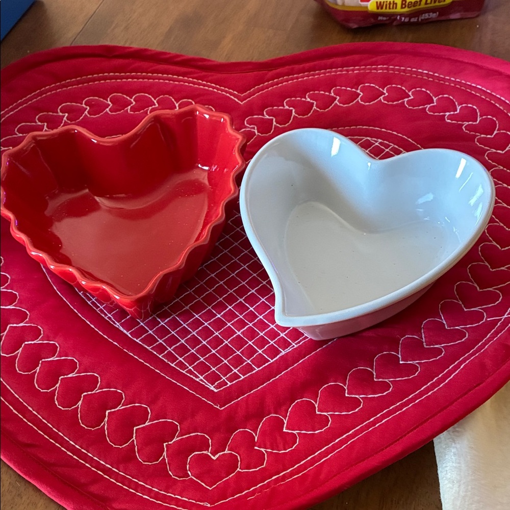 Chantal Red and White Heart-Shaped Bowls